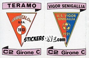 Sticker Scudetto Teramo / Vigor Senigallia - Calciatori 1984-1985 n. 575 - Panini