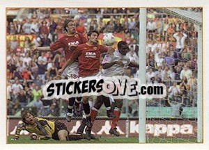 Figurina Roma - Vicenza 3-1 (Batistuta e Montella) - Roma 2000-2001 n. 71 - Panini