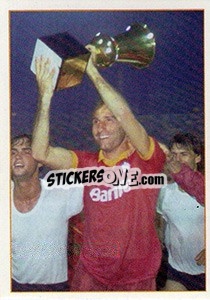 Sticker Graziani Solleva la Coppa Italia 1985-86 - Roma 2000-2001 n. 137 - Panini