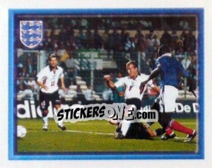 Sticker Alan Shearer scores (vs France Le Tournoi De France) - England 1998 - Merlin