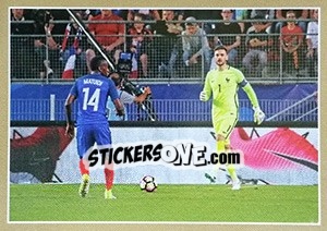 Sticker Hugo Lloris en action - Team France 2018. Fiers d'être Bleus n. 13 - Panini