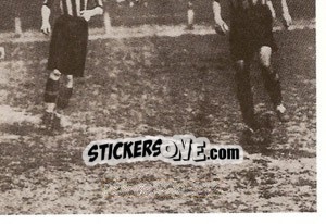 Sticker Carmignato respinge su Moretti in un derby (Puzzle) - Inter Story Dal 1908 Al 1930 - Masters Edizioni