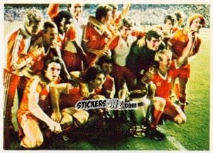 Sticker Mannschaft Nottingham Forest mit Pokal - Fussball 1980-1981 n. 42 - Bergmann