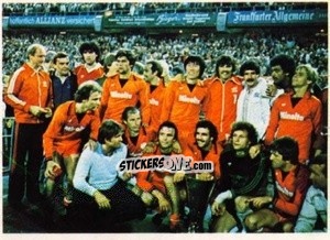 Sticker Mannschaft mit Pokal (Eintracht Frankfurt) - Fussball 1980-1981 n. 60 - Bergmann