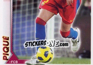 Sticker Pique in action (2 of 2) - FC Barcelona 2010-2011 n. 40 - Panini