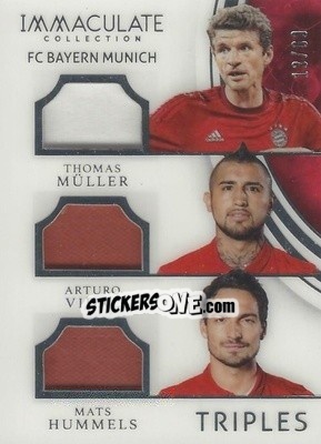Sticker Arturo Vidal / Thomas Muller / Mats Hummels - Immaculate Soccer 2017 n. TT-BM2 - Panini