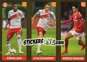 Sticker Edenilson / Andrés D'Alessandro / Rodrigo Dourado - FIFA 365 2020. 448 stickers version - Panini