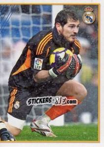 Sticker ¡Decisivo Casillas! (Mosaico) - Real Madrid 2009-2010 n. 37 - Panini