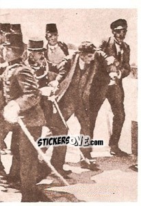 Sticker L'arresto dell'assassino (Puzzle) - Milan Nella Storia Dal 1899 Al 1930 n. 175 - Masters Edizioni