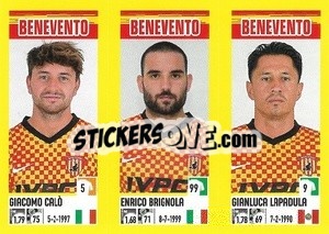 Sticker Giacomo Calò/ Enrico Brignola / Gianluca Lapadula - Calciatori 2021-2022 - Panini