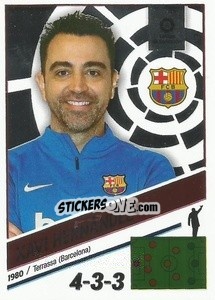 Sticker Entrenador FC Barcelona - Xavi Hernández (2) - Liga Spagnola 2022-2023 n. 102 - Panini