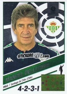 Figurina Entrenador Real Betis - Manuel Pellegrini (2) - Liga Spagnola 2022-2023 - Panini