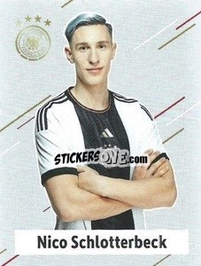 Cromo Nico Schlotterbeck - FIFA World Cup Qatar 2022. Standard Edition - Panini