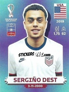 Figurina Sergiño Dest - FIFA World Cup Qatar 2022. Standard Edition - Panini