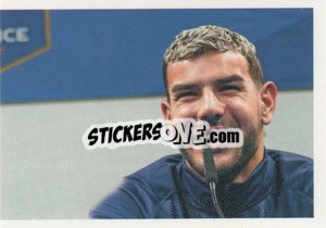 Sticker Theo Hernandez - Au plus près des Bleus 2022 n. 37 - Panini