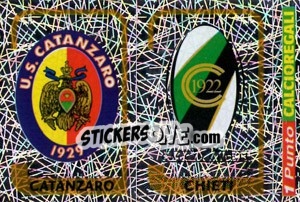 Sticker Scudetto Catanzaro / Scudetto Chieti - Calciatori 2003-2004 - Panini