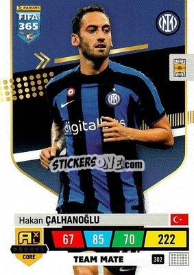 Figurina Hakan Çalhanoğlu - FIFA 365: 2022-2023. Adrenalyn XL - Panini