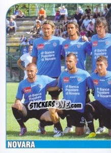 Figurina Squadra/1 (Novara) - Calciatori 2011-2012 - Panini