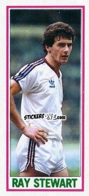 Sticker Ray Stewart - Footballers 1981-1982
 n. 122 - Topps