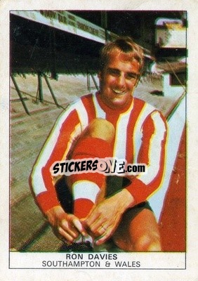 Sticker Ron Davies - Footballers 1969-1970
 n. 19a - Nabisco
