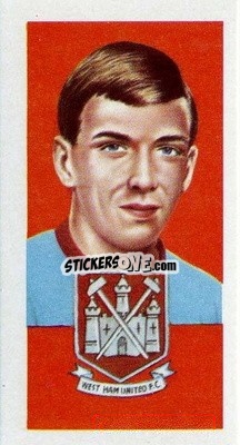 Sticker Martin Peters - Famous Footballers (A15) 1967-1968
 n. 17 - Barratt & Co.
