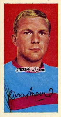 Sticker Bobby Moore - Famous Footballers (A14) 1966-1967
 n. 9 - Barratt & Co.
