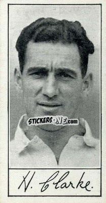 Cromo Harry Clarke - Famous Footballers (A4) 1956
 n. 11 - Barratt & Co.

