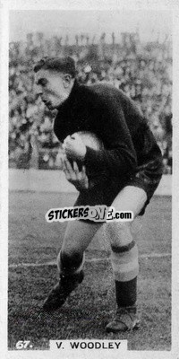 Figurina Vic Woodley - Footballers in Action 1934
 n. 67 - Gallaher Ltd.
