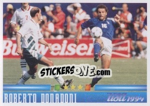 Figurina Roberto Donadoni: Il pallone in cassaforte - Azzurro Mondiale 1910-2002 - Panini