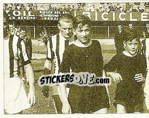 Sticker La disponibilita di Depetrin con I tifosi part 1 - La Storia della Juve n. 22 - Masters Edizioni