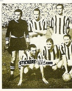 Sticker 1945/46: ecco schierata la Juve che ha fatto tremare il grande Torino part 1 - La Storia della Juve n. 35 - Masters Edizioni