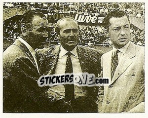 Figurina I campioni del mondo '38 Olivieri e Monzeglio a barbo campo con Agnelli