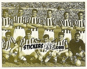 Sticker 1954-55: una Juve da settimo posto - La Storia della Juve - Masters Edizioni