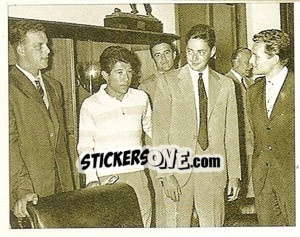 Sticker La presentazione ufficiale di Charles e Sivori - La Storia della Juve - Masters Edizioni