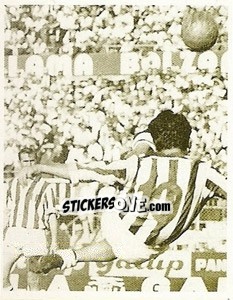 Sticker E' Di Spalle, Ma Si Capisce Subito Che E Lui, Omar Sivori - La Storia della Juve n. 91 - Masters Edizioni
