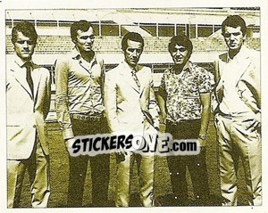 Sticker Il povero Picchi con I nuovi: Capello, Landini, Anastasi e Bettega - La Storia della Juve - Masters Edizioni