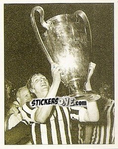 Sticker Belgrado. Ajax-Juve 1-0. Johan Cruyff con la Coppa fra le mani - La Storia della Juve n. 156 - Masters Edizioni