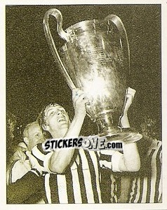 Sticker Belgrado. Ajax-Juve 1-0. Johan Cruyff con la Coppa fra le mani - La Storia della Juve - Masters Edizioni