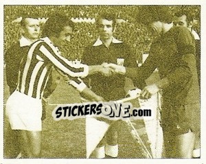 Sticker 27 novembre 1974. Coppa UEFA. Poco prima di Juve-Ajax - La Storia della Juve n. 161 - Masters Edizioni