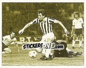 Sticker 24 novembre 1976. Coppa UEFA. Juve-Schakter Donetzk 3-0, il gol di Bettega