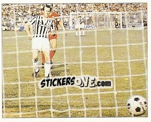 Sticker Catanzaro. Il partente Liam Brady segna il rigore-scudetto - La Storia della Juve n. 219 - Masters Edizioni
