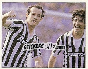 Cromo Anche il rientrante Paolo Rossi fa festa con Brady - La Storia della Juve n. 220 - Masters Edizioni