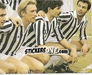 Sticker 8 dicembre 1985, Tokyo. La Juventus intercontinentale part 4 - La Storia della Juve - Masters Edizioni