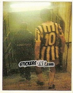 Sticker Michel Platini se ne va, lascia il calcio - La Storia della Juve n. 267 - Masters Edizioni