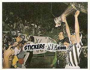Sticker 16 maggio 1990, Fiorentina-Juventus 0-0. Seconda Coppa UEFA per la Juve