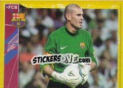 Sticker V. Valdes in action (1 of 2) - FC Barcelona 2011-2012 - Panini