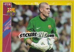 Sticker V. Valdes in action (1 of 2) - FC Barcelona 2011-2012 n. 21 - Panini