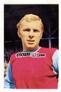 Sticker Robert (Bobby) Moore - The Wonderful World of Soccer Stars 1967-1968
 - FKS