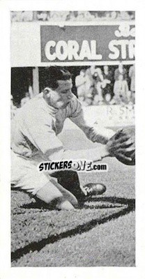Sticker George Johnstone - Scottish Footballers 1954
 n. 2 - Chix Confectionery