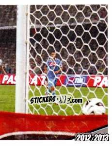 Figurina Arturo Vidal sigla il pareggio su rigore netto - Juventus 2012-2013 - Footprint